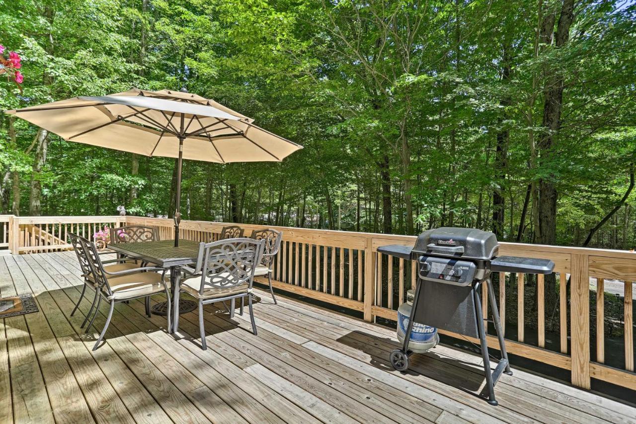 Bear Den Rustic Pocono Lake Home With Game Room! Ngoại thất bức ảnh