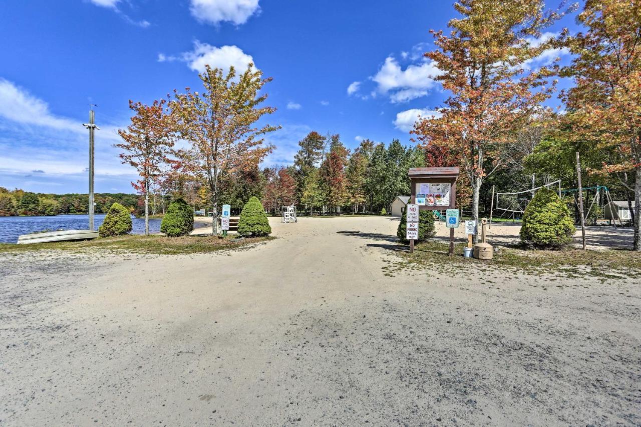 Bear Den Rustic Pocono Lake Home With Game Room! Ngoại thất bức ảnh