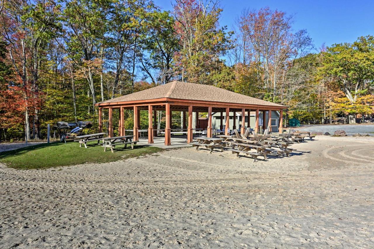 Bear Den Rustic Pocono Lake Home With Game Room! Ngoại thất bức ảnh