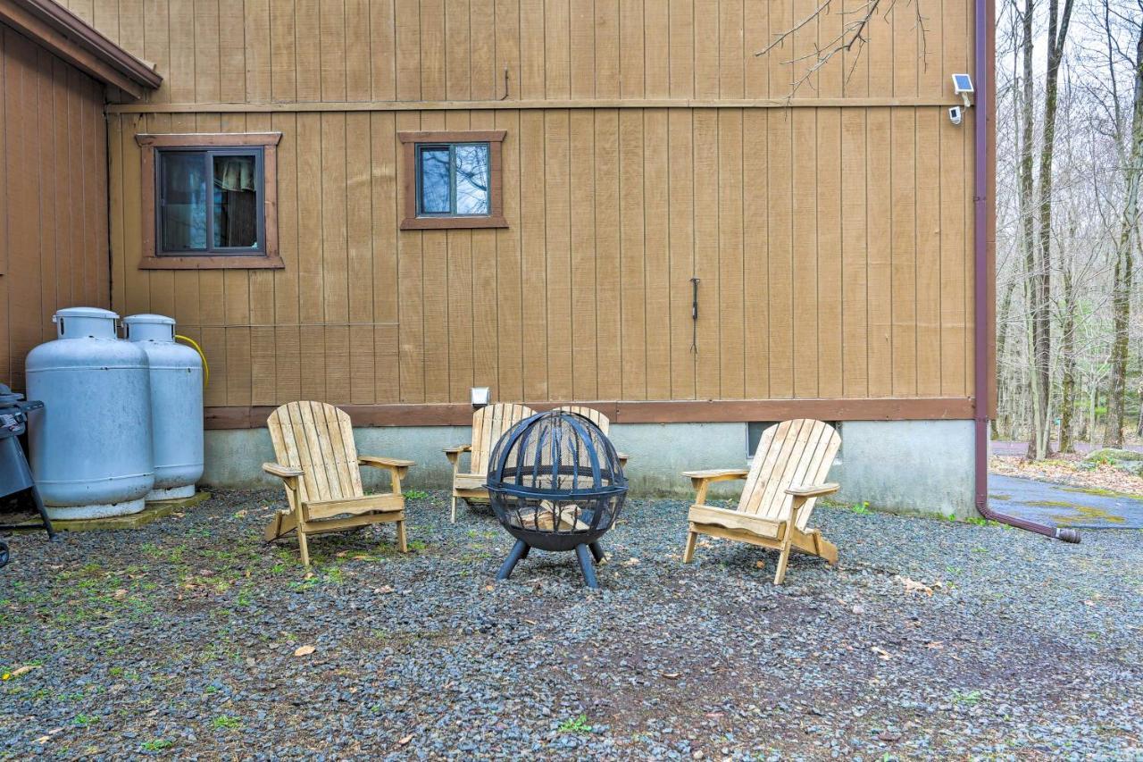 Bear Den Rustic Pocono Lake Home With Game Room! Ngoại thất bức ảnh