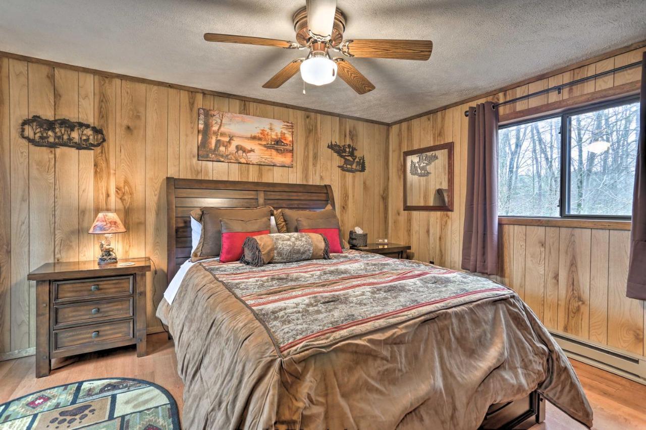 Bear Den Rustic Pocono Lake Home With Game Room! Ngoại thất bức ảnh