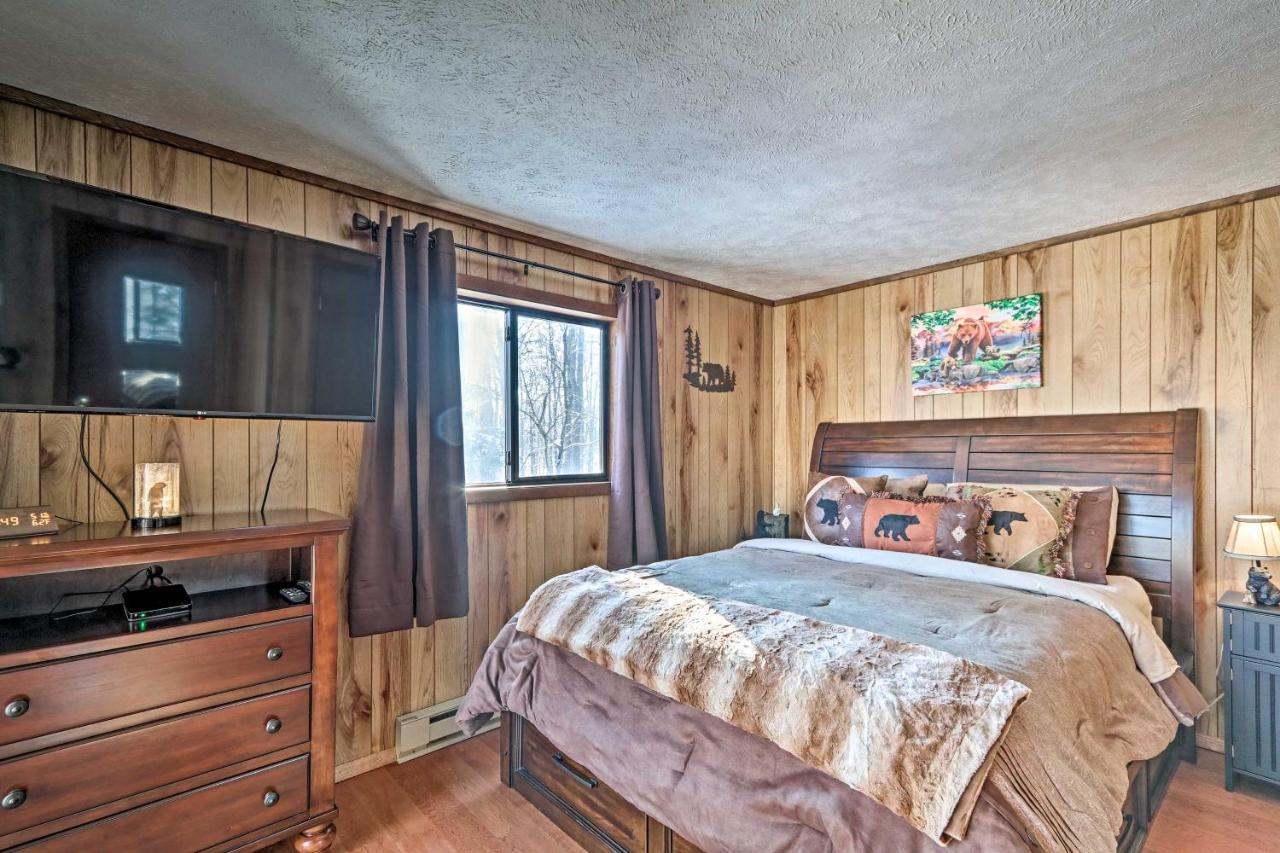 Bear Den Rustic Pocono Lake Home With Game Room! Ngoại thất bức ảnh